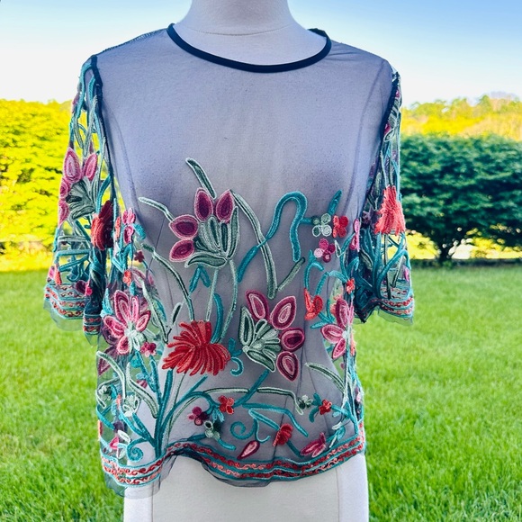 SHEIN SHEER FLORAL CROP TOP - Picture 3 of 15